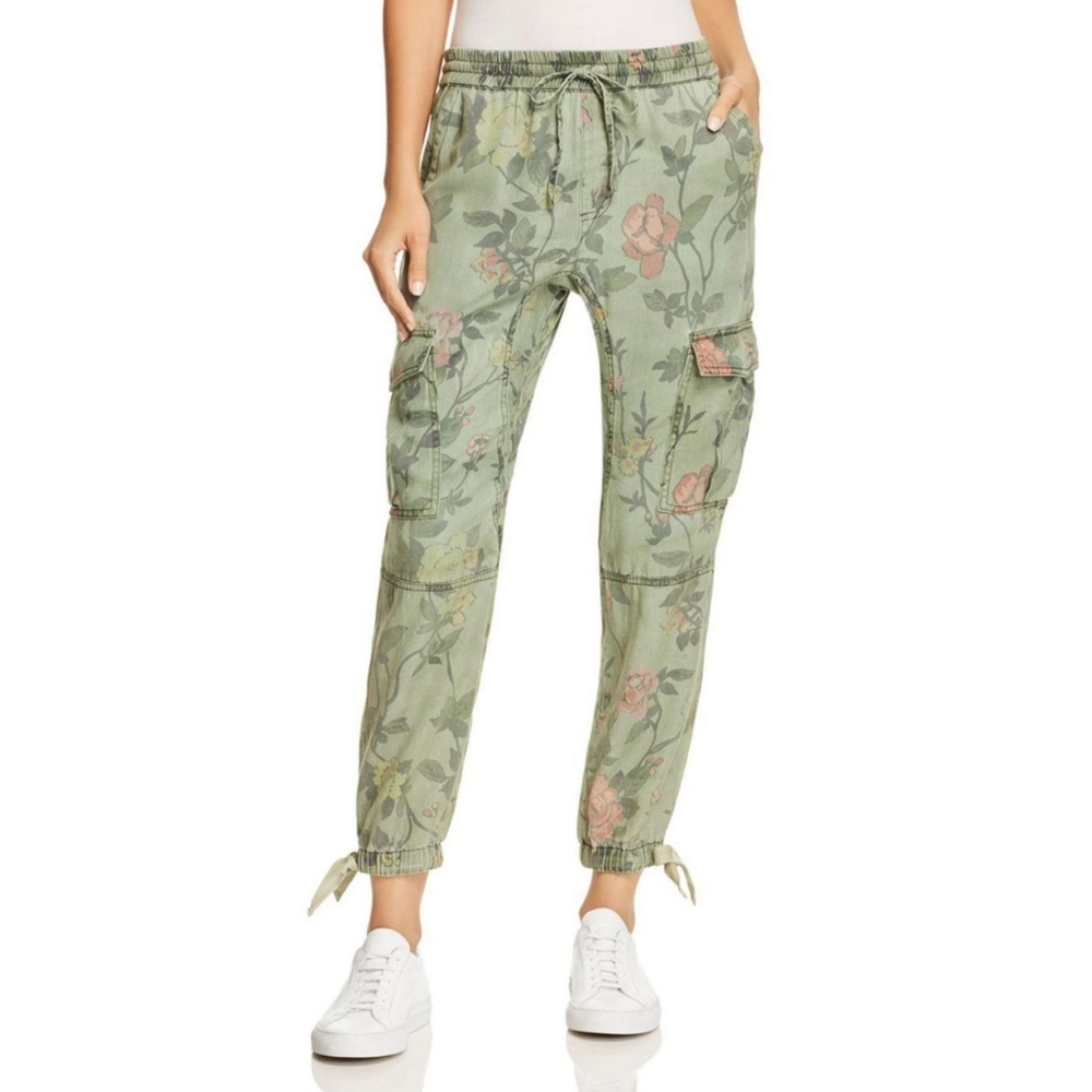 PAM & GELA Floral Print Cargo Pants in Wallflower Print Green Size Small